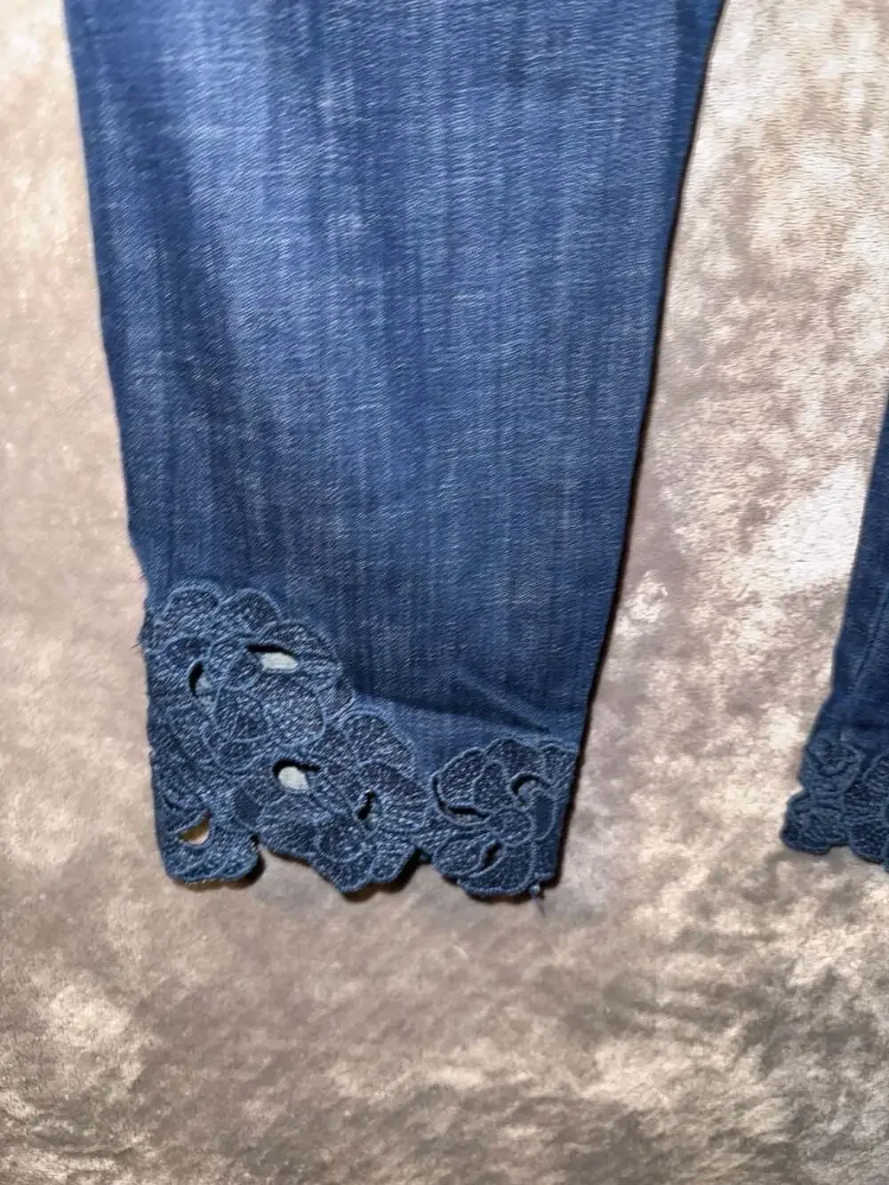 Chico's So Slimming Girlfriend Slim Leg Ankle Jeans Size 14R (Chico's Size 2.5R)